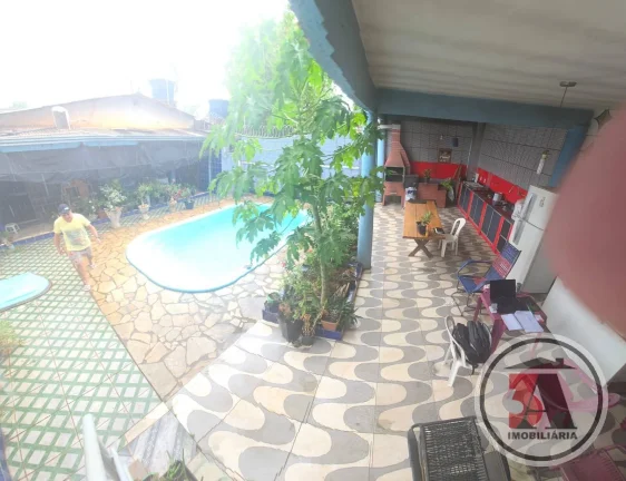 Imagem Casa com Piscina Zona Leste