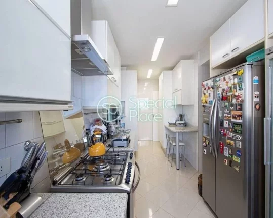 Imagem 317 metros 4 dormitórios 4 suítes 5 banheiros 4 vagas Cobertura Duplex toda reformada, pronta para...