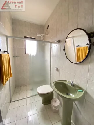 Imagem casa isolada na mirim praia grande