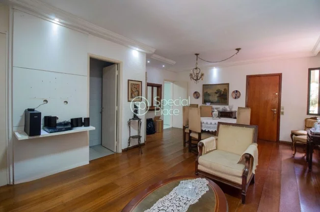 Imagem Oportunidade para reforma em Moema Pássaros Apartamento para reforma com ótima planta, sala bem am...
