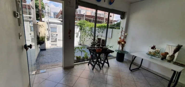 Imagem Casa de uso misto com 2 andares e 170metros quadrados aproximadamente. O primeiro andar do imóvel c...