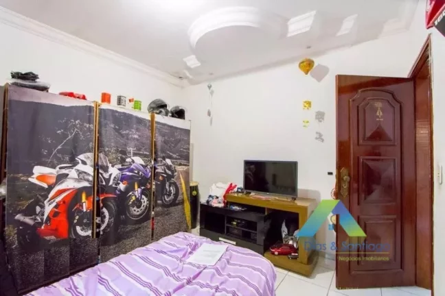 Imagem SANTO ANDRÉ Casa 300M² de terreno, 224M² area construída,2 casas, frente e fundo, espaço gourmet, piscina, 2 vagas ótima localização e valor !!!
