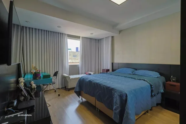Imagem Localizado no bairro Cidade Nova, este apartamento oferece uma área de 240 metros quadrados, propor...