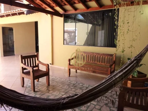 Imagem Casa residencial de três dormitórios com suíte