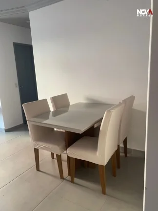 Imagem A poucos passos de mercados, farmácias, faculdades, bancos, padarias e restaurantes, você resolve ...