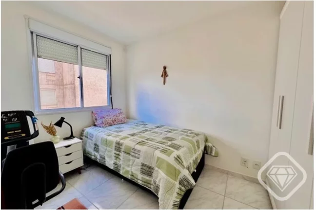 Imagem Apartamento de 2 dormitórios no 3º andar, pronto para morar

Um imóvel compacto e muito bem resol...