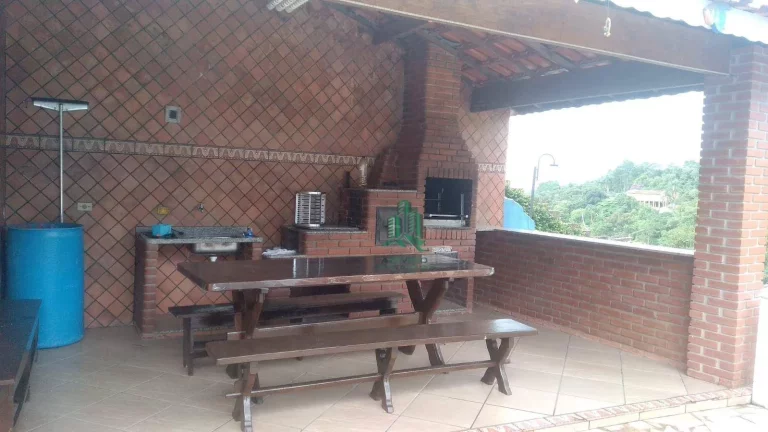 Imagem Chácara com 2 dormitórios à venda, 2000 m² por R$ 800.000,00 - Centro - Arujá/SP