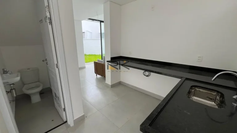 Imagem CASA EM CONDOMINIO À VENDA