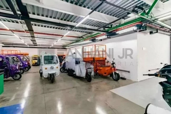 Imagem Imperdível: Casa Comercial à Venda em Pinheiros, São Paulo-SP - 8 salas, 4 banheiros, 4 vagas de garagem, 966 m² de área.