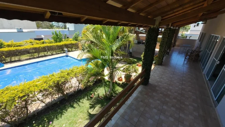 Imagem Casa com 4 suítes em condomínio a venda em Porangaba - SP