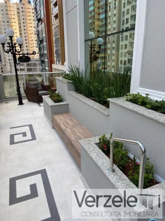 Imagem Apartamento Quadra Mar para Venda em Balneário Camboriú / SC no bairro Centro