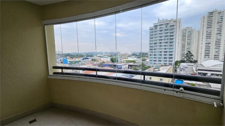 Imagem Apartamento à venda com 3 quartos, sendo 1 suíte, no condomínio Phoenix, São Paulo - SP