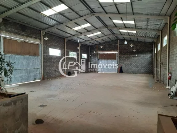 Imagem Barracão Comercial para Locação em Campo Grande-MS, Bairro Mata do Jacinto - 2 Banheiros e 420m² de Área.