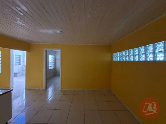 Imagem Casa com 3 dormitórios para alugar, 56 m² por R$ 1.916,00/mês - Medianeira - Porto Alegre/RS