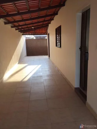 Imagem Casa à Venda no Bairro Eldorado em Patos de Minas – 3 Quartos, Quintal Amplo, R$ 355 mil