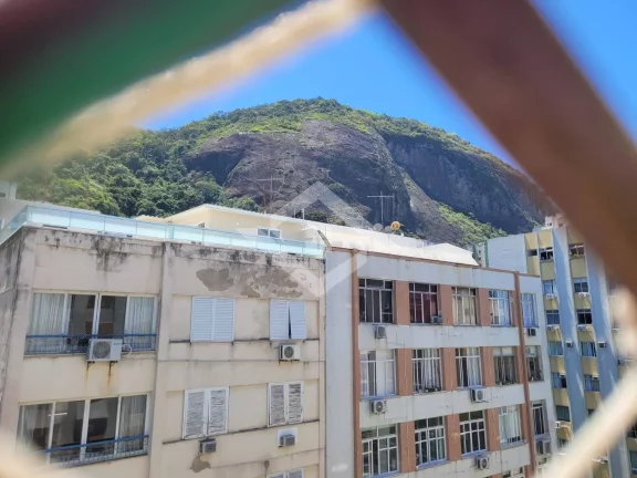Imagem Apartamento de 4 Quartos à Venda em Copacabana – Conforto e Localização