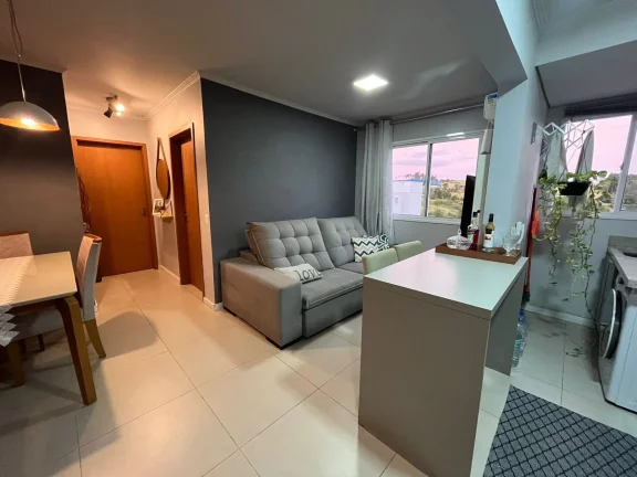 Imagem Apartamento com móveis planejados, andar alto, vista livre e localização privilegiada de Campo Bo