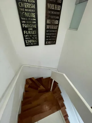 Imagem Casa Comercial Itaim Bibi - 200M², 8 Salas, 5 Banheiros.