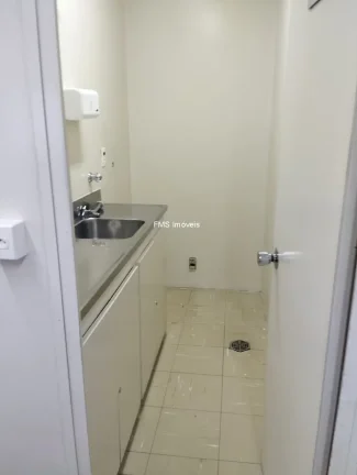 Imagem Conjunto Comercial para Locação em Pinheiros, São Paulo-SP: 5 Vagas de Garagem e 150,00m² de Área