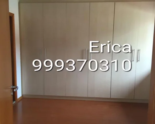 Imagem Lindo sobrado em condomínio fechado com 4 suítes FL11