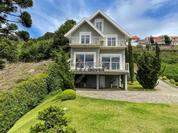 Imagem Casa à venda em Campos do Jordão – Com 7 suítes e vista panorâmica