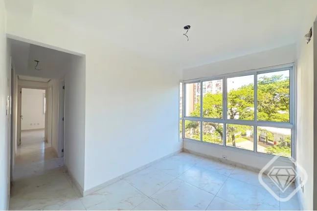 Imagem Apartamento amplo e iluminado na Avenida Cavalhada.

Conforto, privacidade e vaga dupla coberta em c...