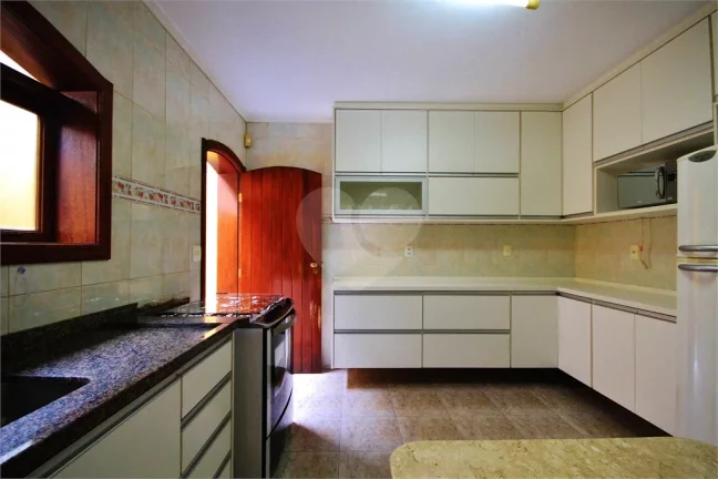 Imagem Sobrado à venda com 3 quartos, sendo 3 suítes, em Butantã, São Paulo - SP