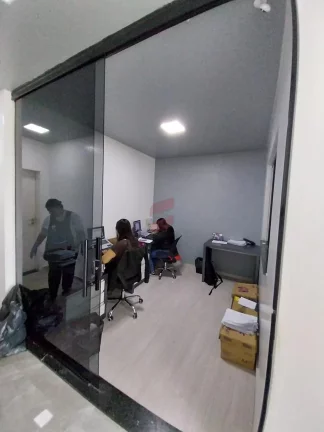 Imagem BARRACÃO/GALPÃO à venda com 384m² por R$ 1.800.000,00 no bairro Vargem Grande - PINHAIS / PR