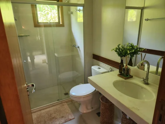 Imagem Casa em condomínio à venda na Praia do Forte em Mata de São João-BA
