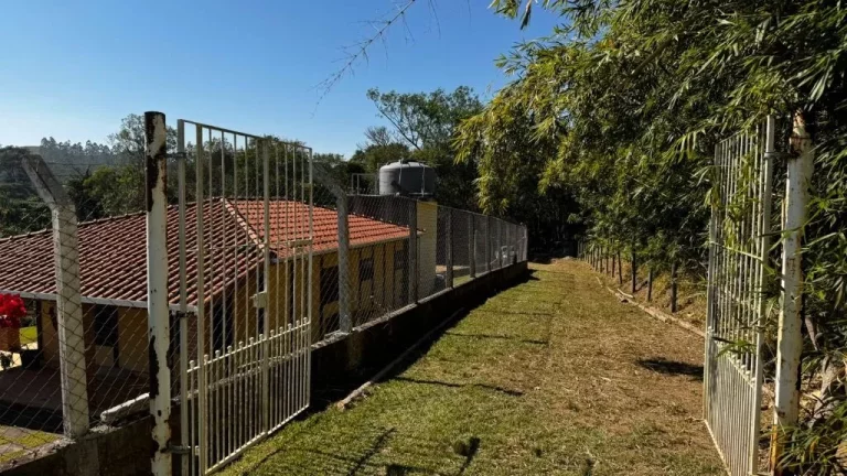 Imagem Terreno à venda, 2 m² por R$ 270.000,00 - Centro - Igaratá/SP