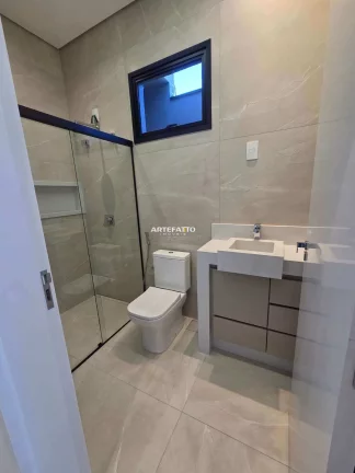 Imagem Casa à Venda com 3 quartos, 3 banheiros, 3 vagas e 160m2