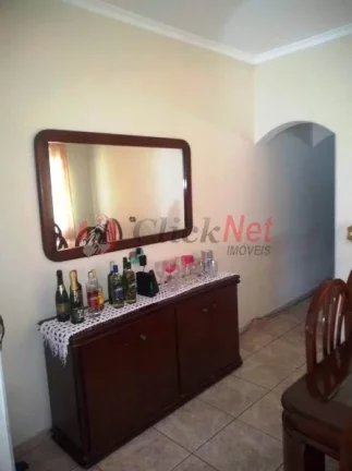 Imagem Sobrado 3 dorms c/ suite ,varanda , Quintal grande, Edícula, 2 vagas bairro Jardim Las Vegas em Santo André.