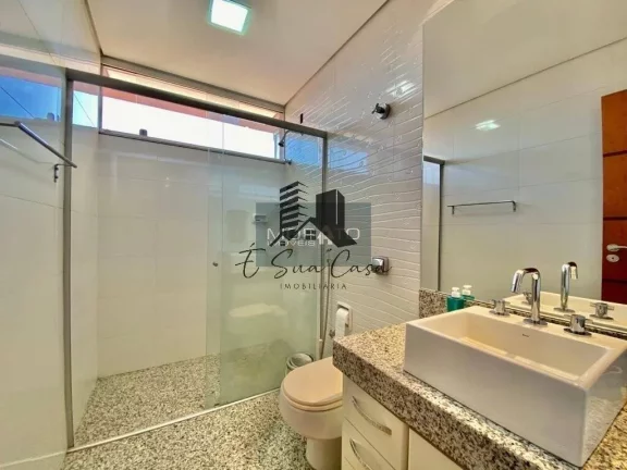 Imagem Casa com 607m² de área construída em terreno de 3,087m².