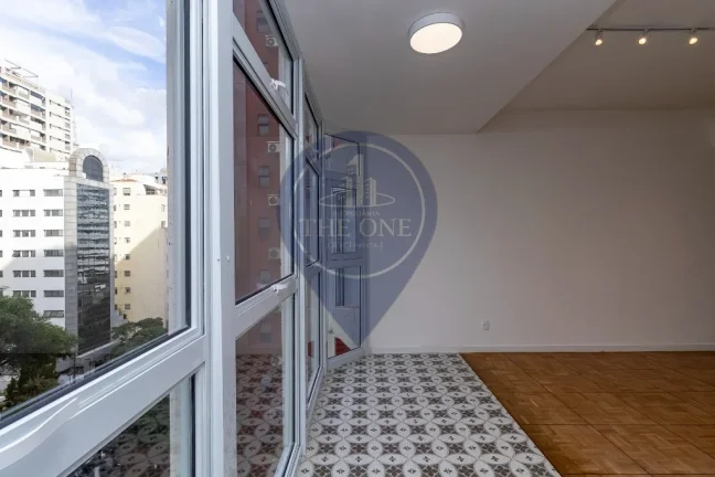 Imagem Apartamento de luxo no Jardim Paulista: 3 quartos, 3 suítes, 2 salas, 2 banheiros, 1 vaga, 141,32 m² - São Paulo-SP.