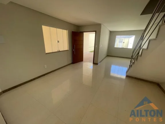 Imagem Casa Duplex com 3 Quartos à Venda em Itapebussu - Guarapari/ES