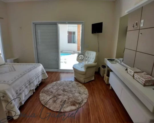 Imagem Venda de Casa em Condomínio em Valinhos-SP 4 Quartos, 4 Suítes, 2 Salas, 4 Banheiros, 6 Vagas de Garagem 340,00m² Imagem Venda de Casa em Condomínio em Valinhos-SP 4 Quartos, 4 Suítes, 2 Salas, 4 Banheiros, 6 Vagas de Garagem 340,00m²