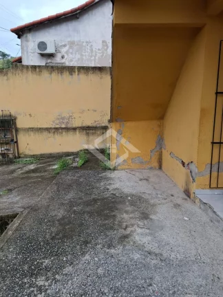 Imagem Casa com 2 quartos e 70m² entre Galo Branco e Mutondo –