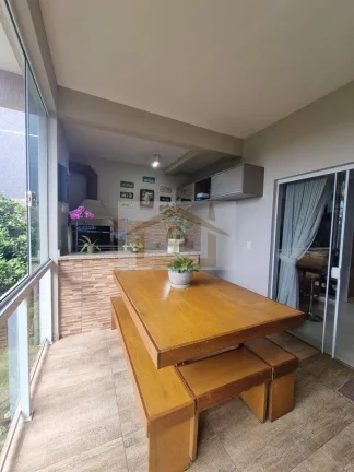 Imagem Charmosa! 3 quartos, sendo um suíte, varanda 2 vagas