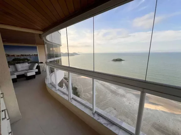 Imagem Apartamento frente mar com 3 suítes e 4 vagas de garagem em Balneário Camboriú