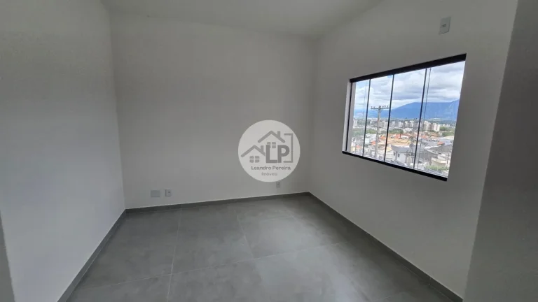 Imagem Casa 180m² - 3 Qts (2 Suítes c/ Closet) - Ipiranga II (Melhor Bairro de Resende)