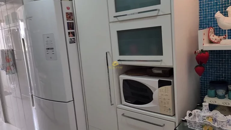 Imagem Apartamento Lateral com Vista Parcial para o Mar

Situado em um dos pontos mais privilegiados da Ens...