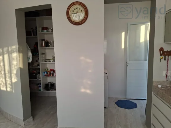 Imagem Casa em Condomínio de Luxo em Jundiaí-SP: 3 Quartos, Suíte, 4 Vagas - Jardim Celeste
