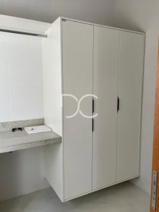 Imagem Condomínio Alphaville Nova Esplanada 3 - Venda Casa Térrea | AC 249m² | AT 465 m² | 3 Suítes | 1 Sala de TV | 5 Ban | 4Vagas | Piscina