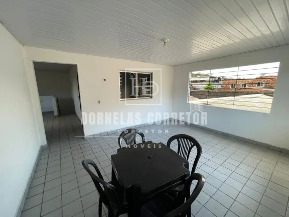 Imagem Ampla Casa com 3 Quartos e Suíte - Perfeita para Sua Família!