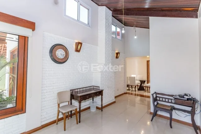 Imagem Casa Brooklin - 402M², 4 Dorms, 2 Suítes, 4 Vagas, Piscina Aquecida, Churrasqueira, Chuveiro a Gás, Lareira, Pomar, Jardim.