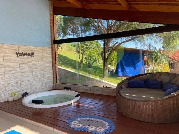Imagem Belíssima Chácara à Venda em Condomínio Fechado com Vista da Pedra Grande