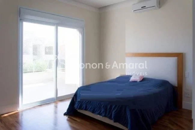 Imagem Descubra essa espaçosa residência de 374 m², cuidadosamente projetada para oferecer conforto e es...