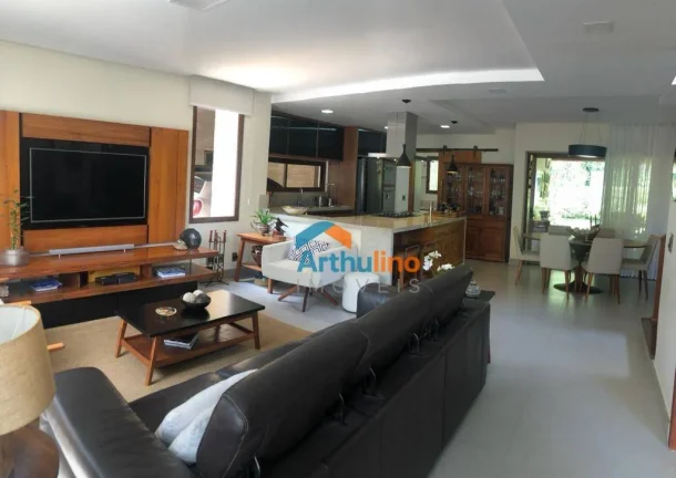 Imagem Casa 225 m² com 3 dormitórios, 3 suites, 4 banh, 5 vagas à venda, por R$ 1.500.000 - Fazendinha - Carapicuíba/SP