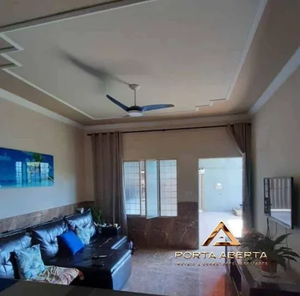 Imagem Casa com piscina no Parque Caravelas - cod 1229
