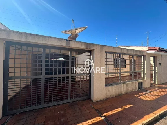 Imagem Casa com 3 dormitórios à venda, 360 m² por R$ 420.000,00 - Setor Central - Itumbiara/GO